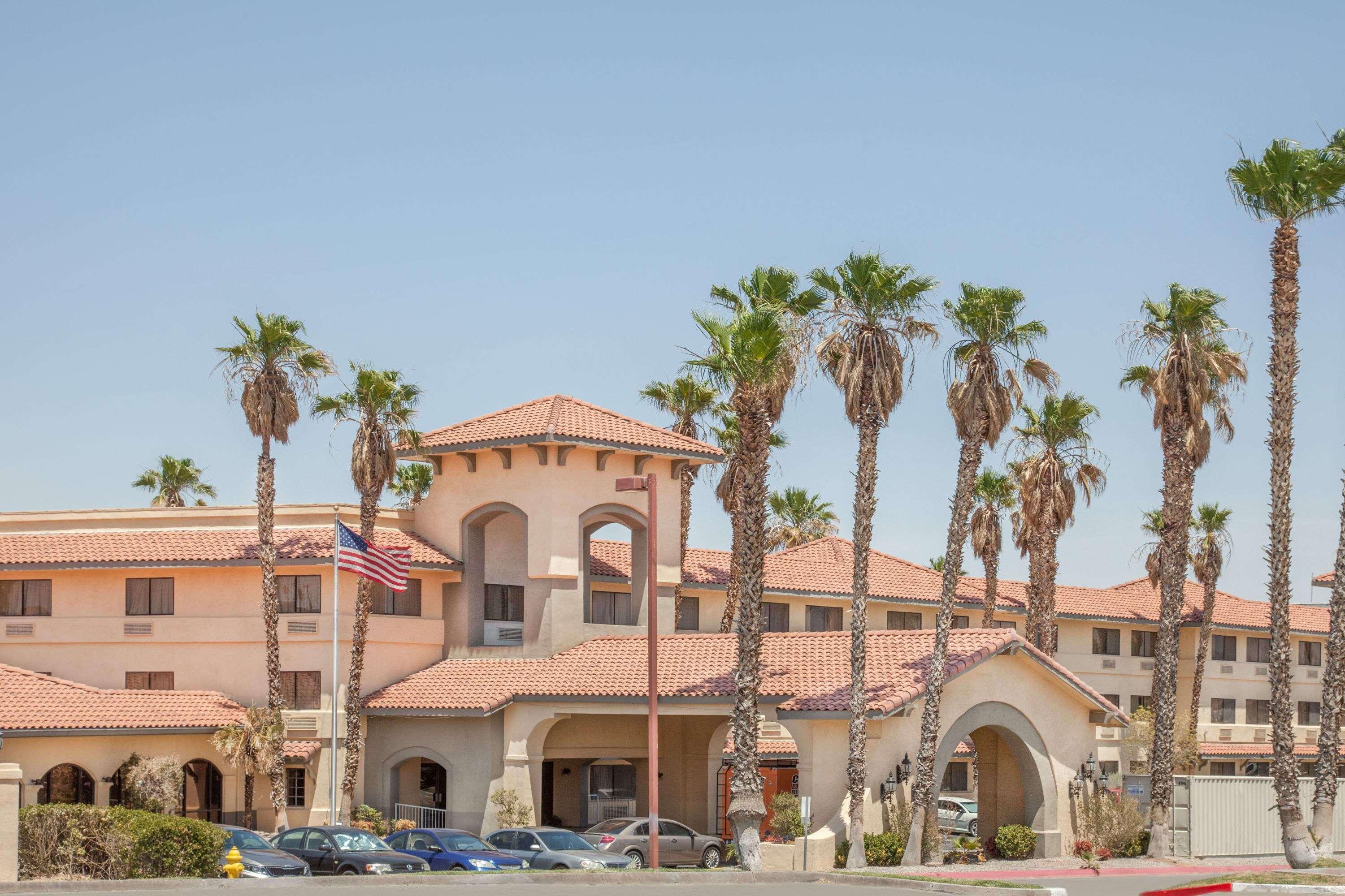 Ramada By Wyndham Barstow Hotell Eksteriør bilde