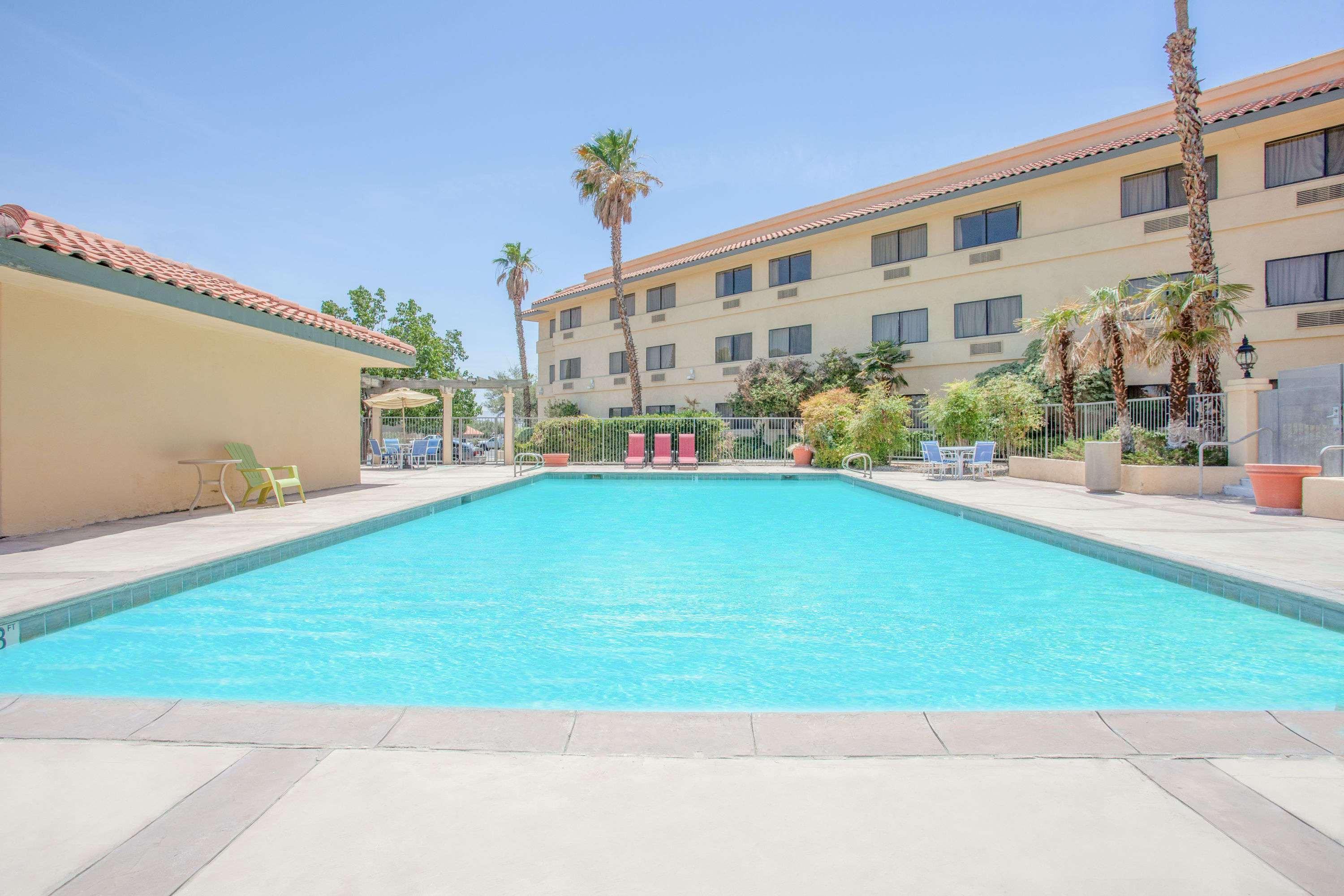 Ramada By Wyndham Barstow Hotell Eksteriør bilde